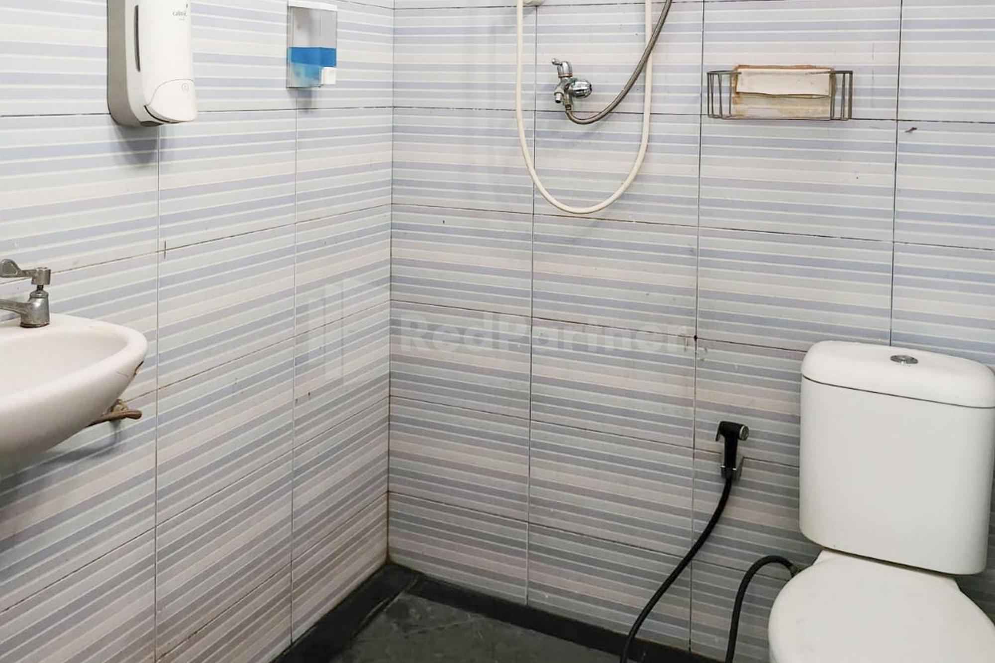 Puspita Homestay Mitra Reddoorz Bekasi Exterior photo